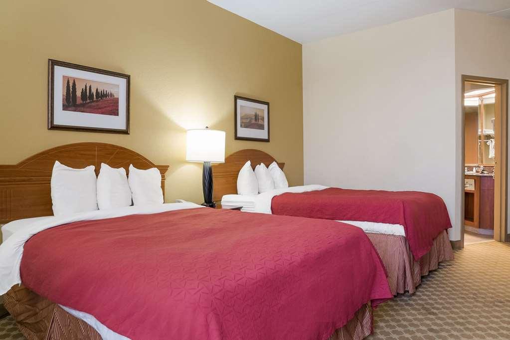 Quality Inn & Suites Saginaw Ruang foto