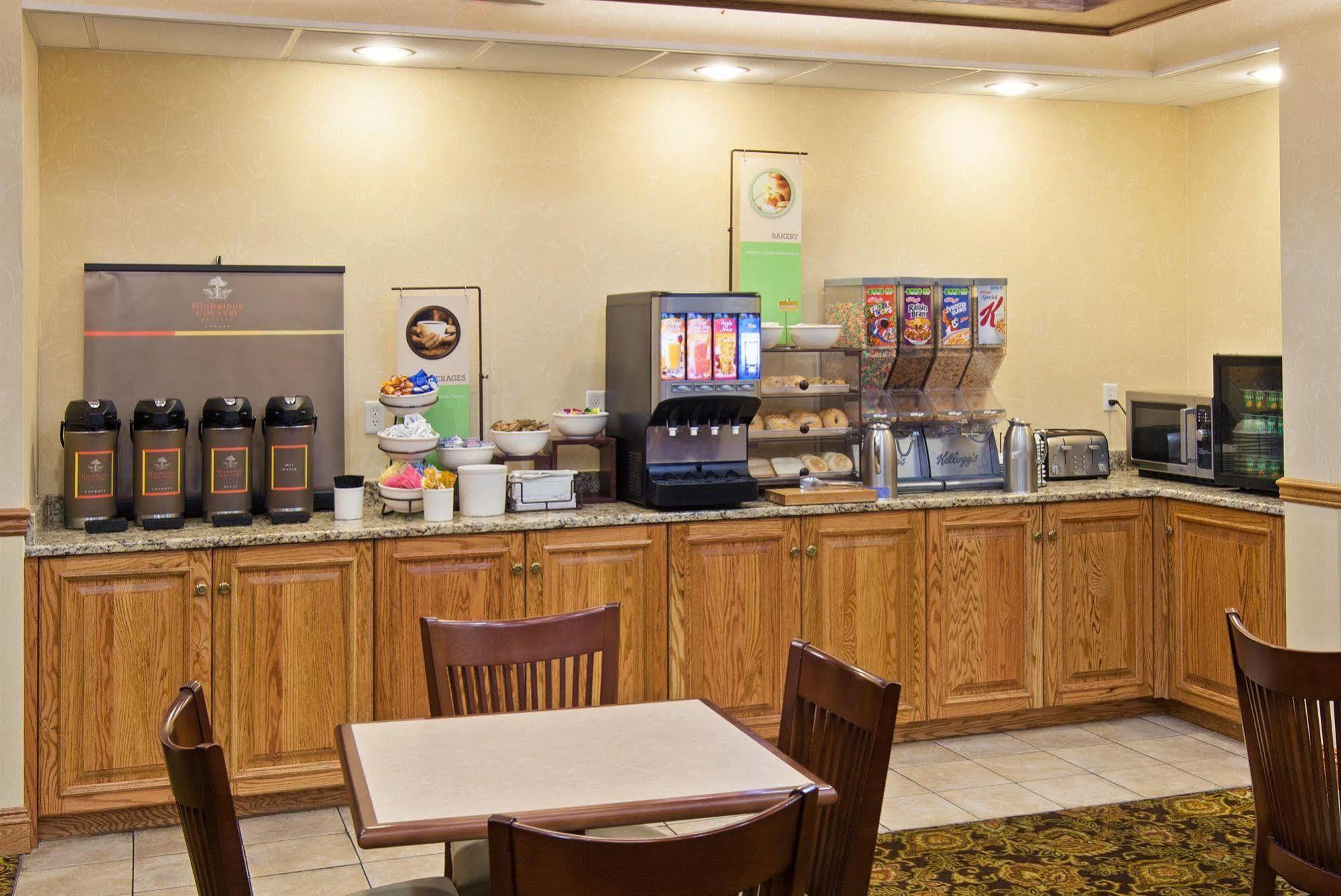 Quality Inn & Suites Saginaw Restoran foto